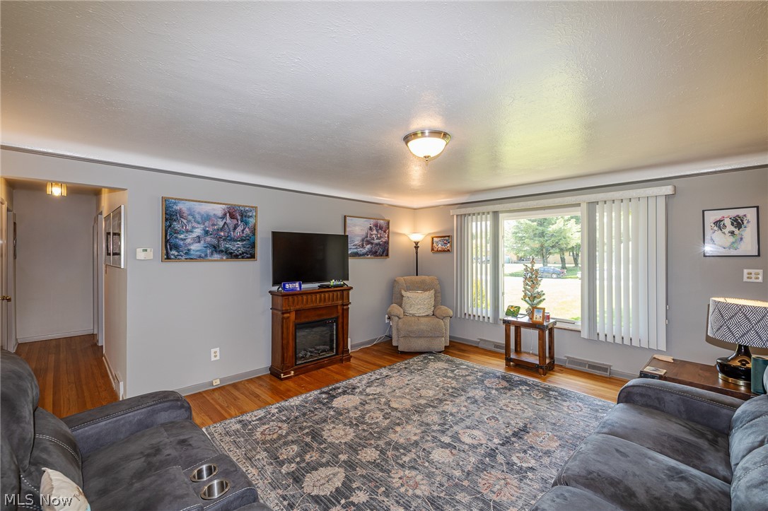 Twilight Land Co 01 - Residential