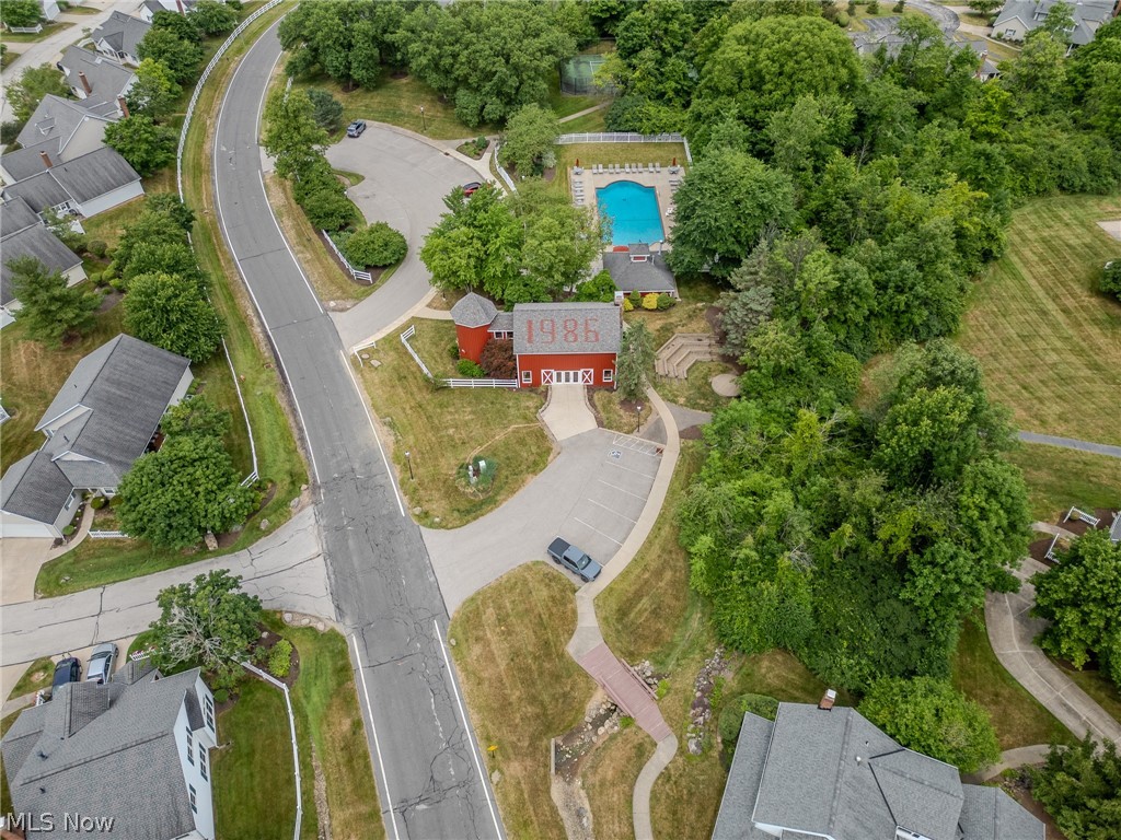 Macintosh Farms Condo 01 - Residential