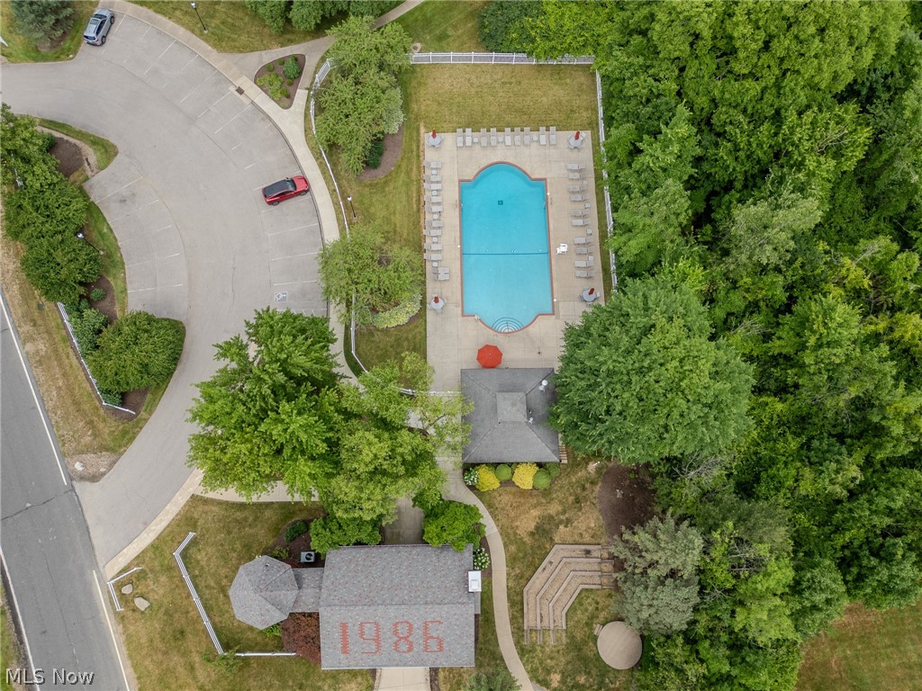 Macintosh Farms Condo 01 - Residential