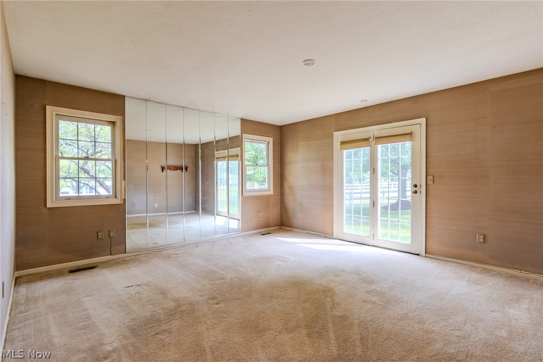 Macintosh Farms Condo 01 - Residential