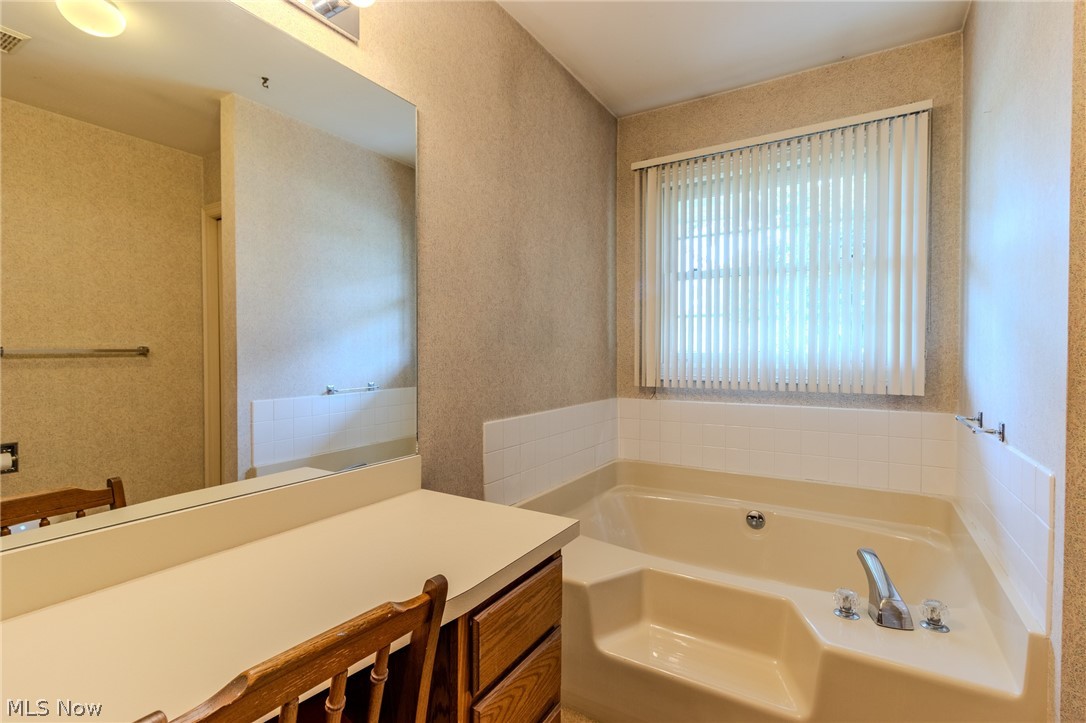 Macintosh Farms Condo 01 - Residential