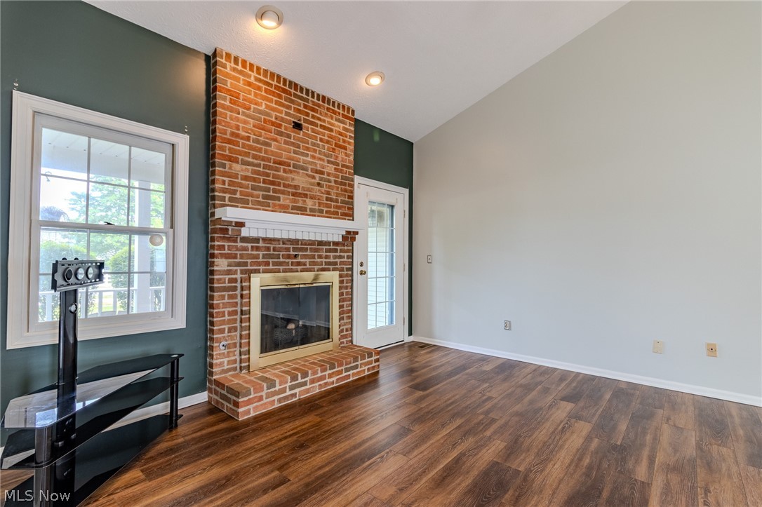 Macintosh Farms Condo 01 - Residential