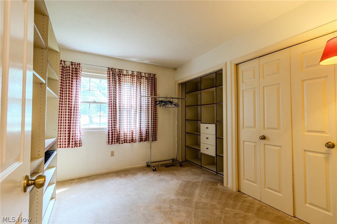 Macintosh Farms Condo 01 - Residential