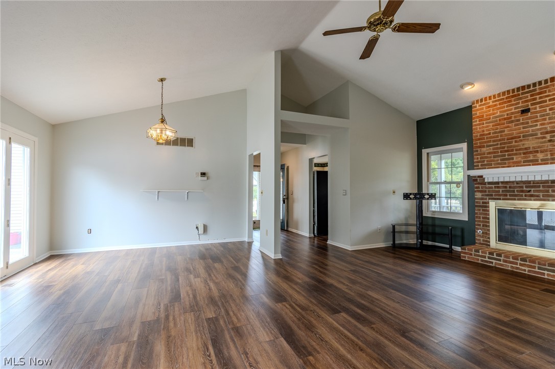 Macintosh Farms Condo 01 - Residential