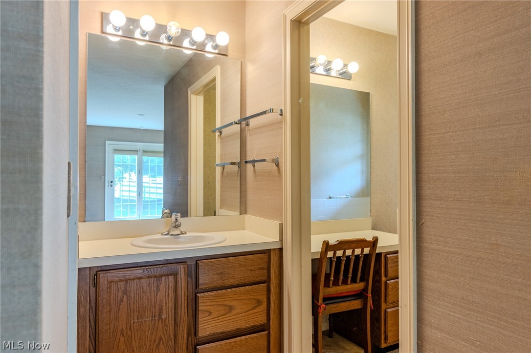 Macintosh Farms Condo 01 - Residential