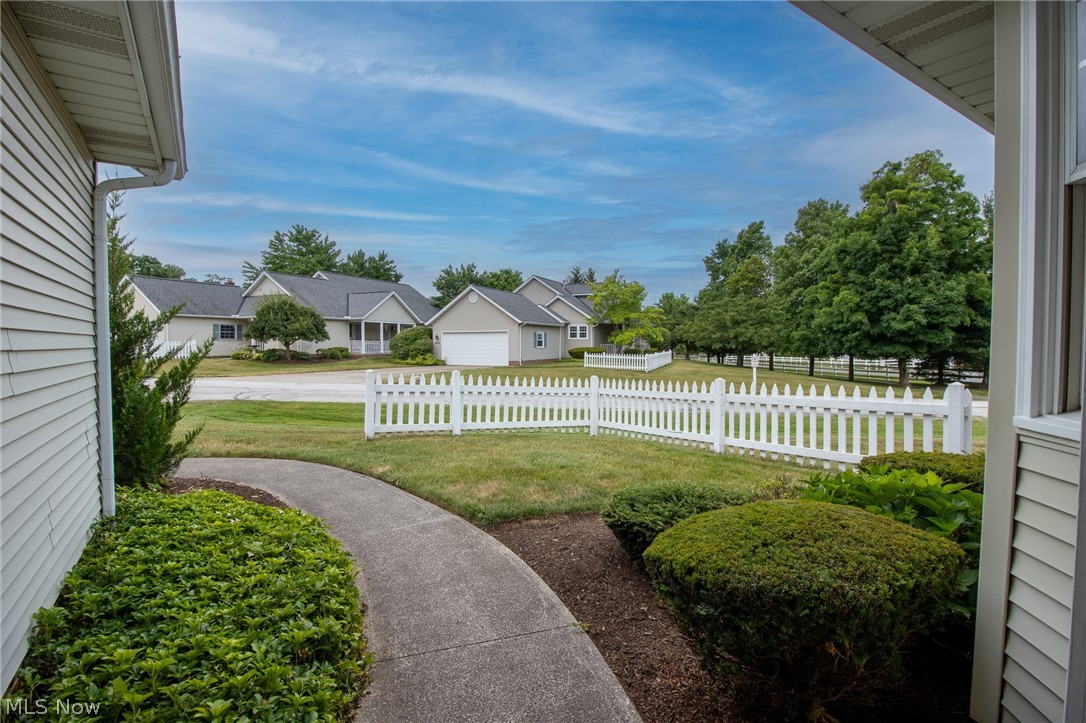 Macintosh Farms Condo 01 - Residential