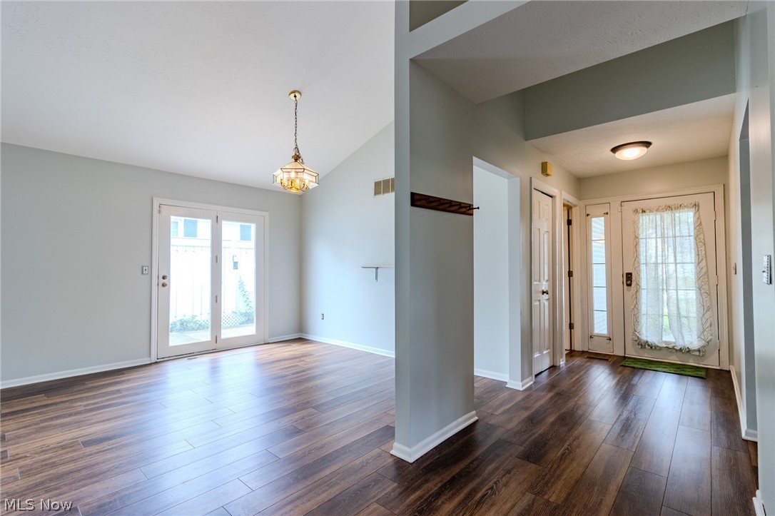 Macintosh Farms Condo 01 - Residential