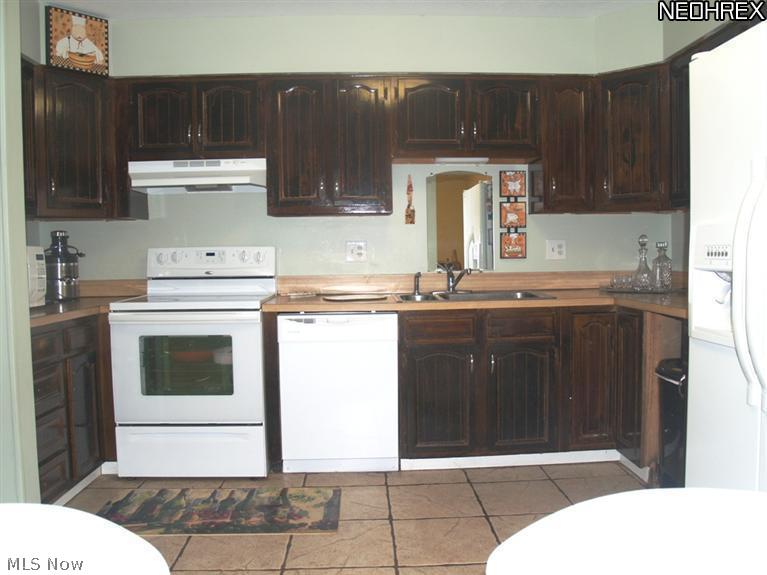 Richmond Place Condominiums - Residential