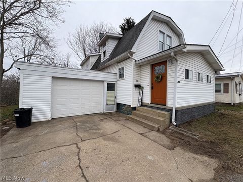 Photo of 316 Bank Lane SE, New Philadelphia, OH 44622 (MLS # 5190276)