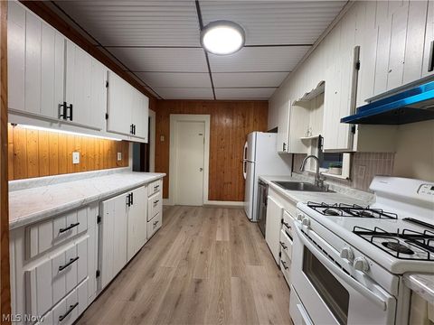 Tiny photo for 316 Bank Lane SE, New Philadelphia, OH 44622 (MLS # 5190276)