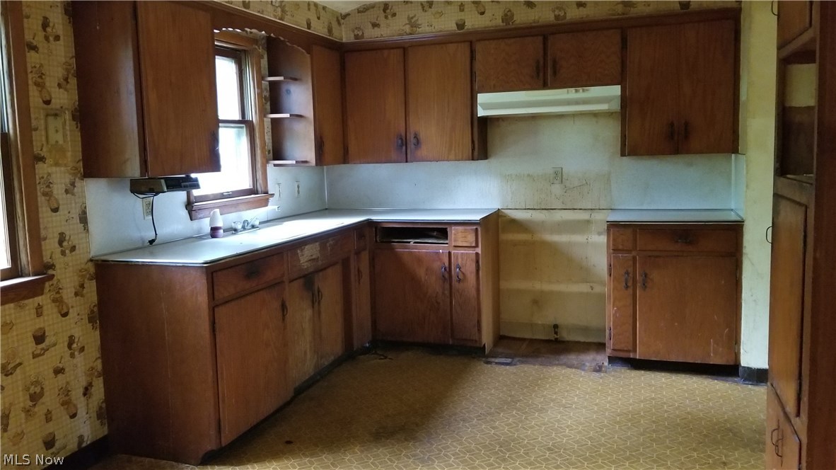 J Leetch 1 - Residential