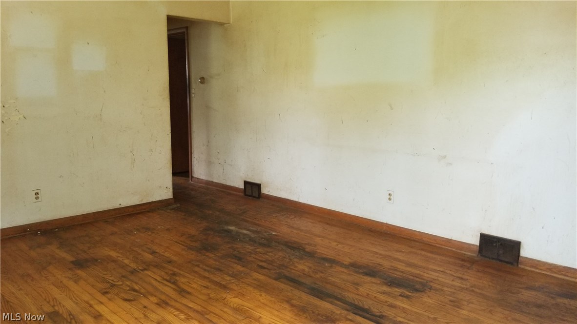 J Leetch 1 - Residential