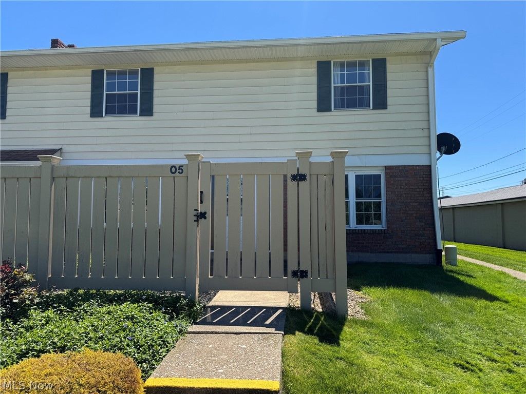 Photo of 7970 Mentor Avenue #O5, Mentor, OH 44060 (MLS # 5208937)