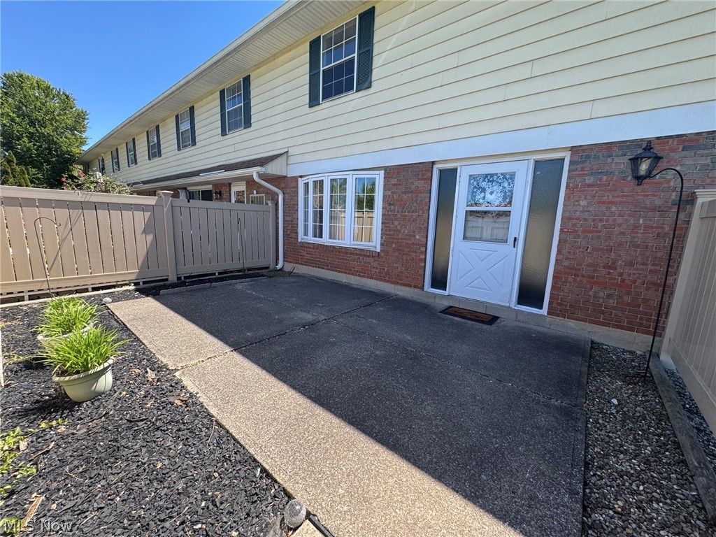 Photo of 7970 Mentor Avenue #O5, Mentor, OH 44060 (MLS # 5208937)