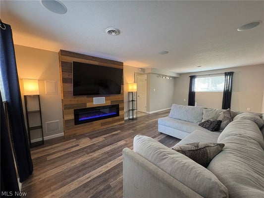 1351 WINHURST DR, AKRON, OH 44313 - Image 6eced3dfcefcc0c5ab8f5cdd541d9ed2/1469000007