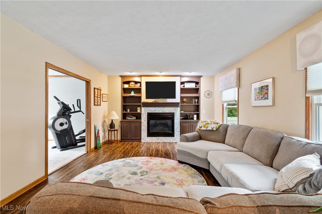 Williamsburg Village Estates - Residential