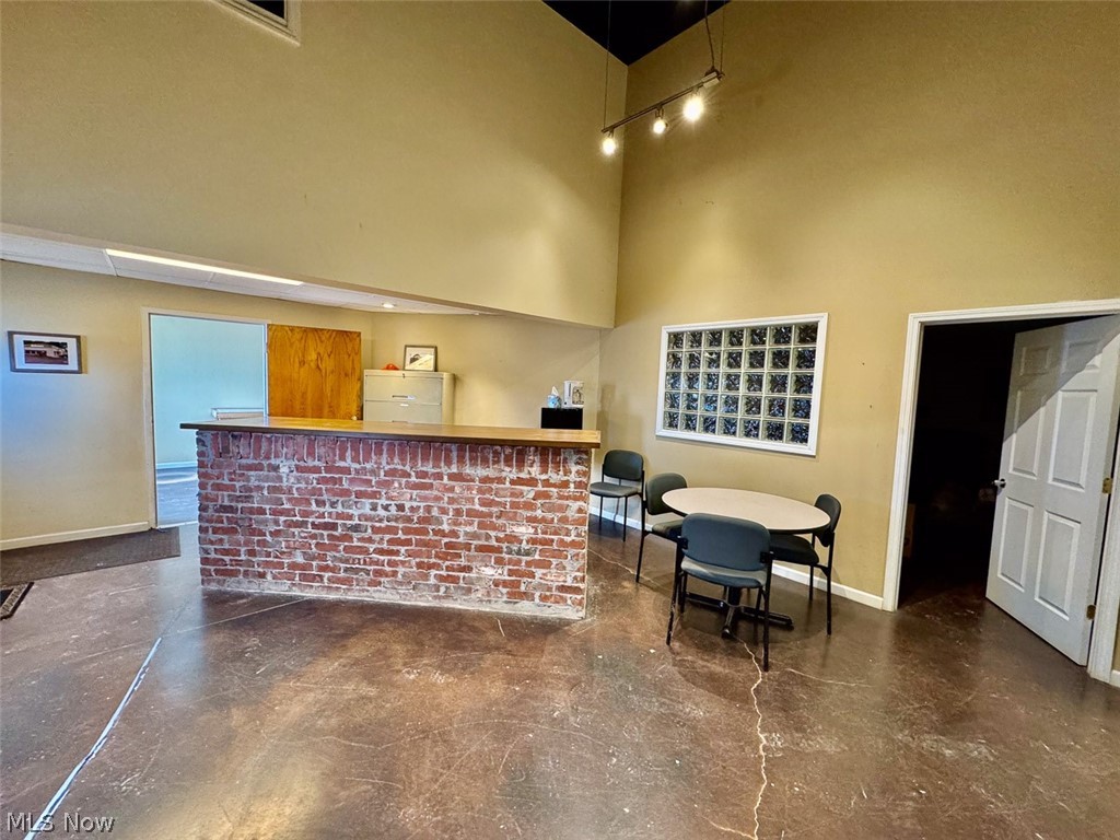 Akron - Commercial Sale