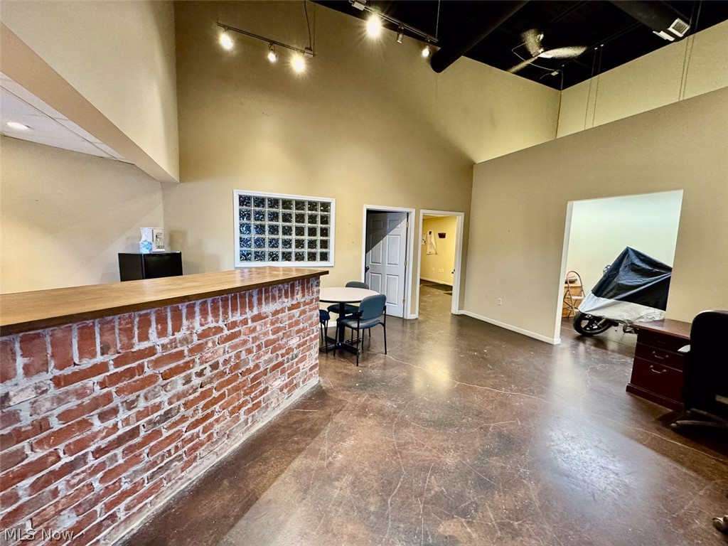 Akron - Commercial Sale