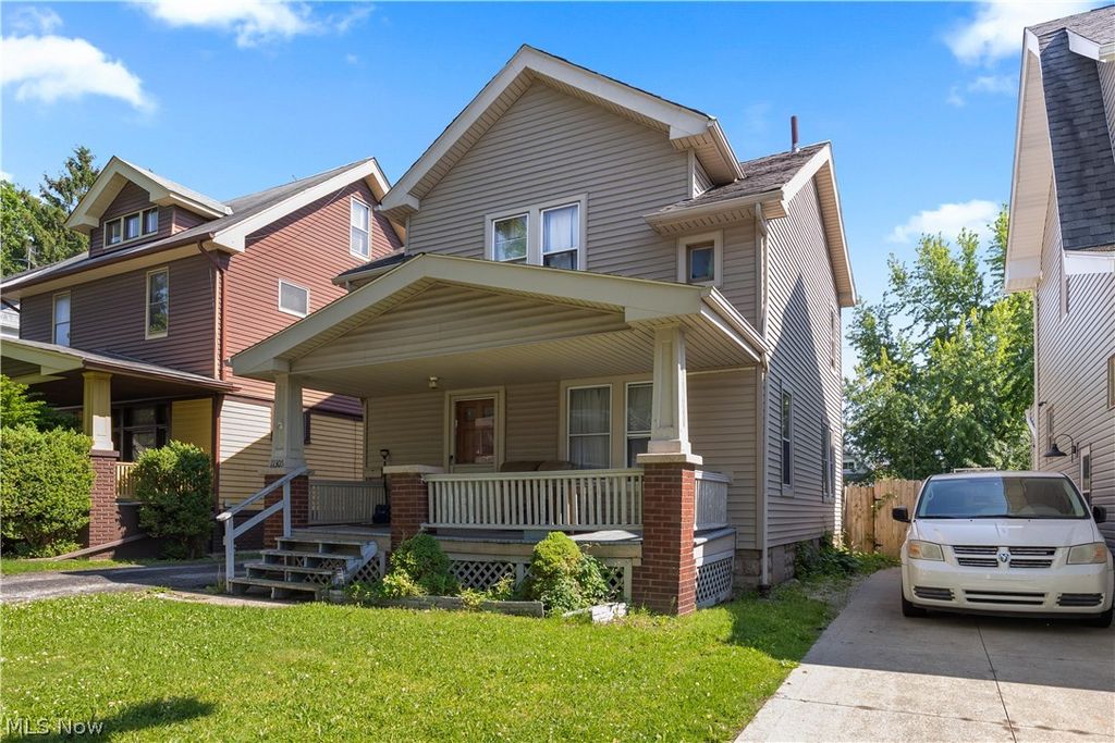 Photo of 11305 Linnet Avenue, Cleveland, OH 44111 (MLS # 5213920)