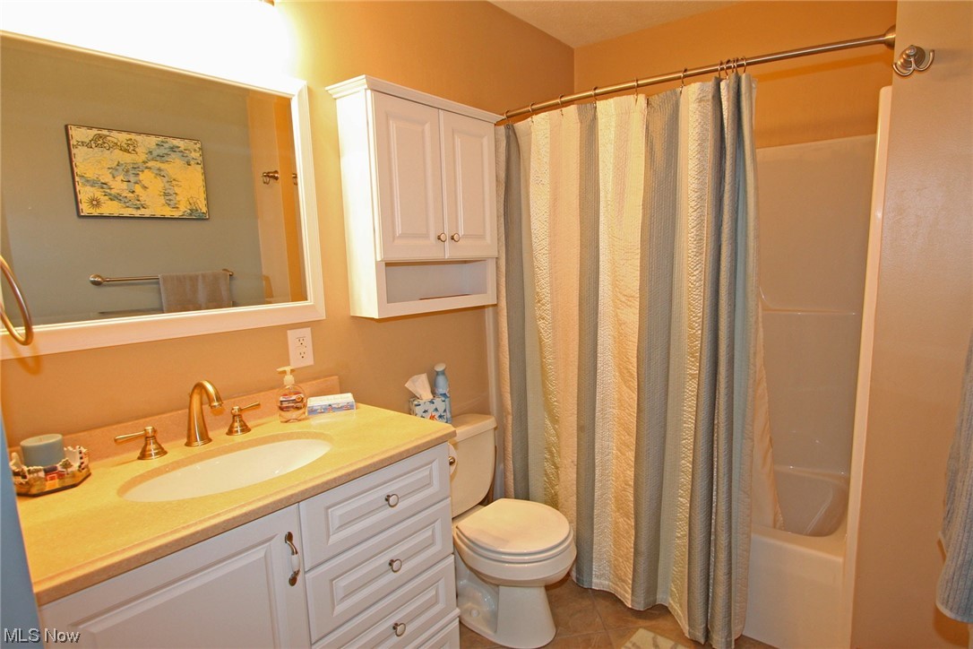 Kelleys Island Quarry Condo - Residential