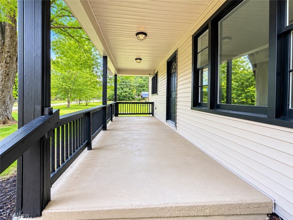Photo of 1185 Townsend Avenue, Youngstown, OH 44505 (MLS # 5220678)