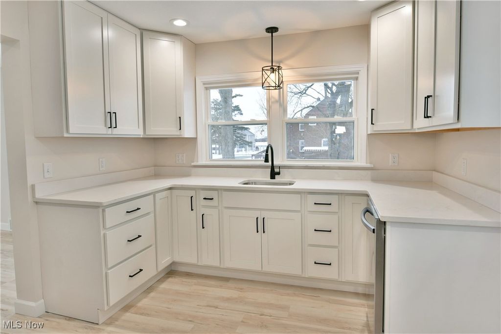 Photo of 430 Ann Avenue, Niles, OH 44446 (MLS # 5181408)