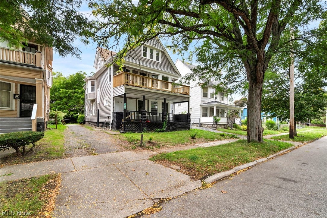 1352 E 86th