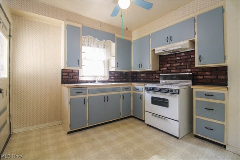 Tiny photo for 21 S Osborn Avenue, Youngstown, OH 44509 (MLS # 5255800)