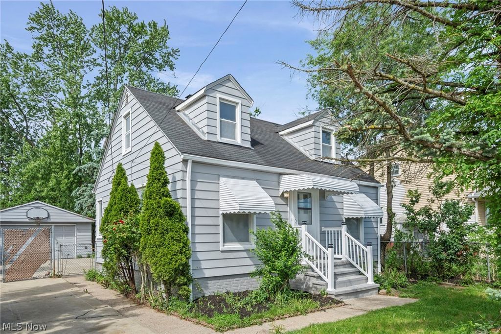 Photo of 3854 W 116th Street, Cleveland, OH 44111 (MLS # 5212571)