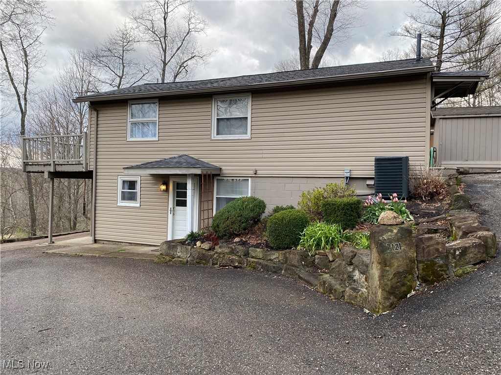 7121 Fable Rd, Sherrodsville, Ohio image 1
