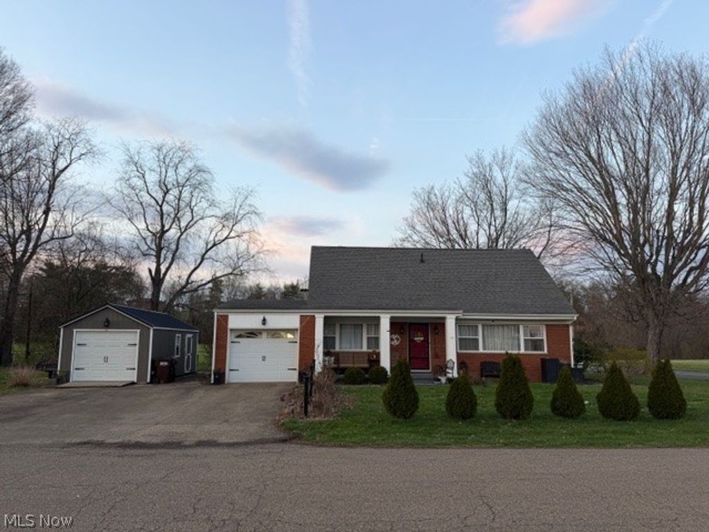 Photo of 1102 4th Street, Belpre, OH 45714 (MLS # 5195245)