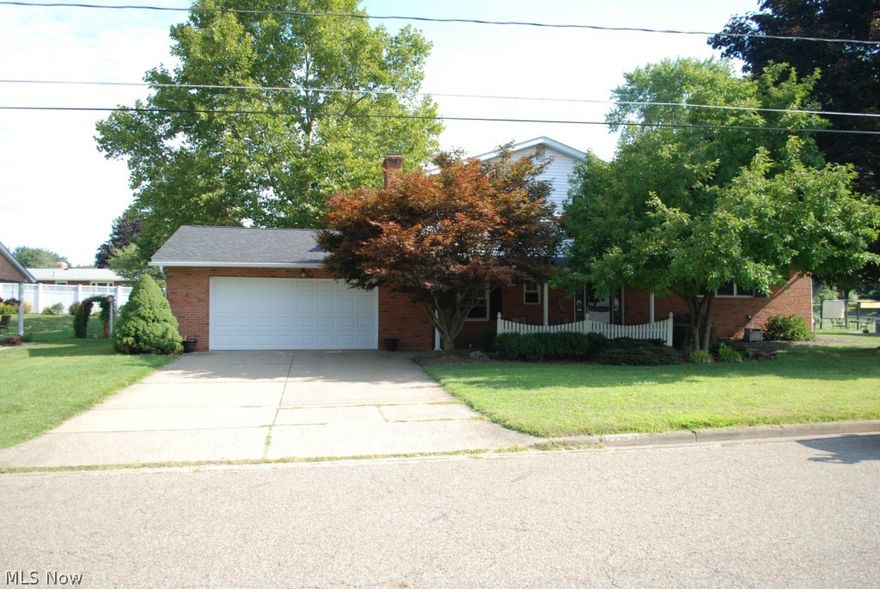 Well maintained split level in Massillon.  Spacious living room with gas fireplace.  Other features include four seasons room, office, and fenced in backyard.  Kitchen offers plenty of cabinets.  This home sits on a quiet dead end street.  Call today for showings.