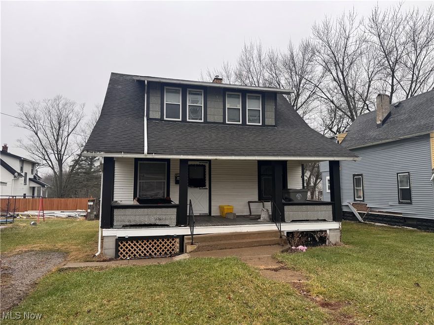 Great investment opportunity on the East Side of Youngstown! 1644 Jacob Street is a fixer-upper with strong potential for the right buyer. Whether you’re looking to flip and resell, renovate for a rental, or add to your investment portfolio, this property offers a solid value and upside. Home is in need of repairs and updates, but has plenty of potential for someone ready to bring it back to life. Priced to sell — don’t miss the chance to turn this into your next project!