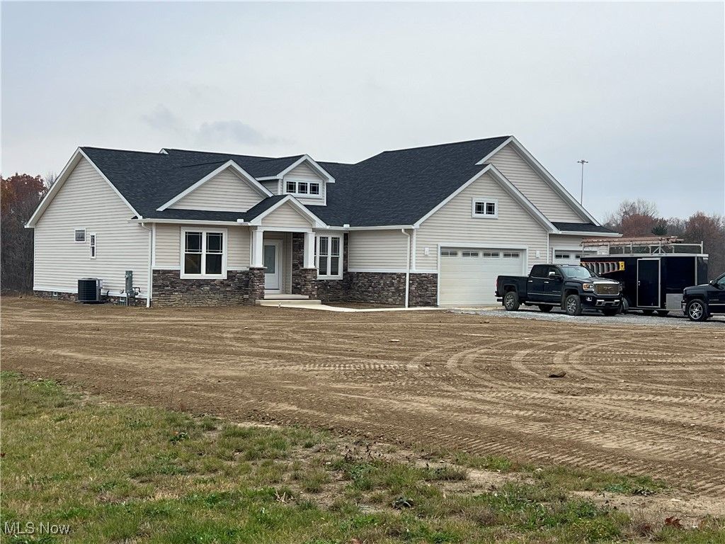 Photo of 6916 S Raccoon Road, Canfield, OH 44406 (MLS # 5177375)