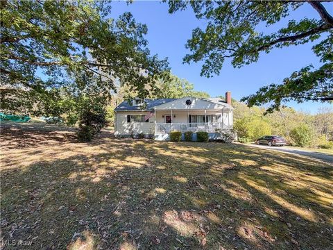 43184 Osbourne Road Wellsville OH 43968