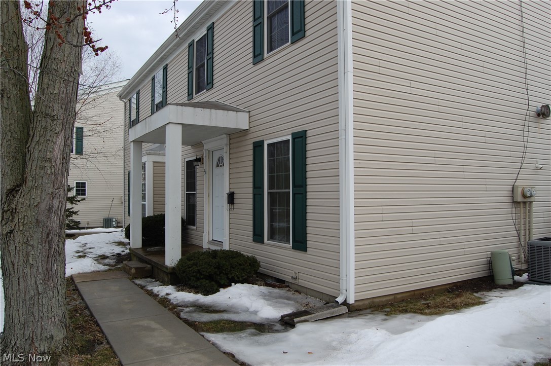 Welcome to 33 Bunker Hill Lane located in Elyria. This 2 bedroom 1 bath townhome is offers a nice amount of living space including a open living room/dining room concept, good size bedrooms with large closets and ample storage, a kitchen with lots of cabinet and counter space and in 2nd floor laundry area. Recent updates include new windows in 2014 and a new Air Conditioner in 2014. There is a 1 car detached garage with opener and electric close to the unit. There is also a nice covered front porch perfect for enjoying the outdoors. The home needs some cosmetic updates and is priced accordingly. Close to shopping and major highways. Call today for a private veiwing.