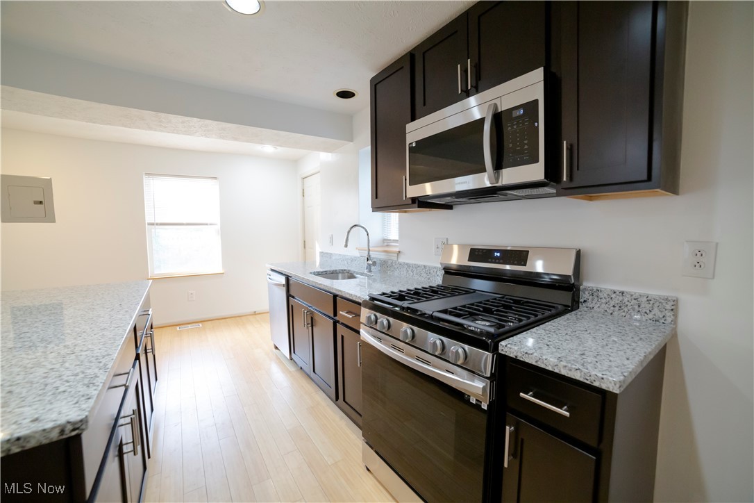2339-2341 W 7th Street