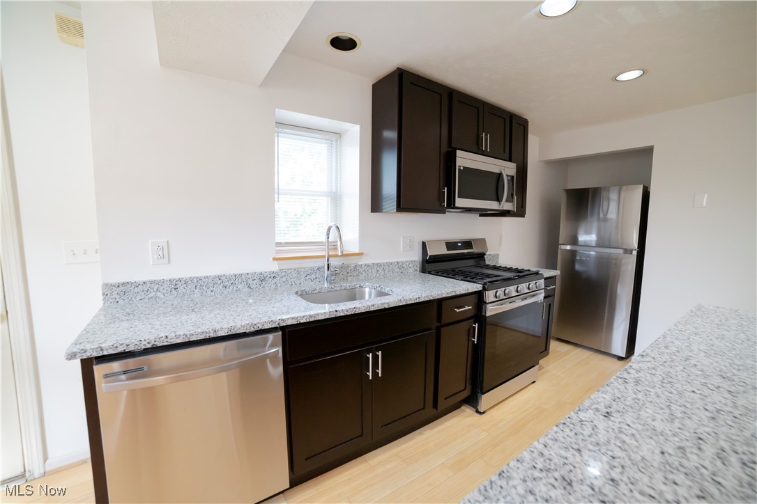 2339-2341 W 7th Street