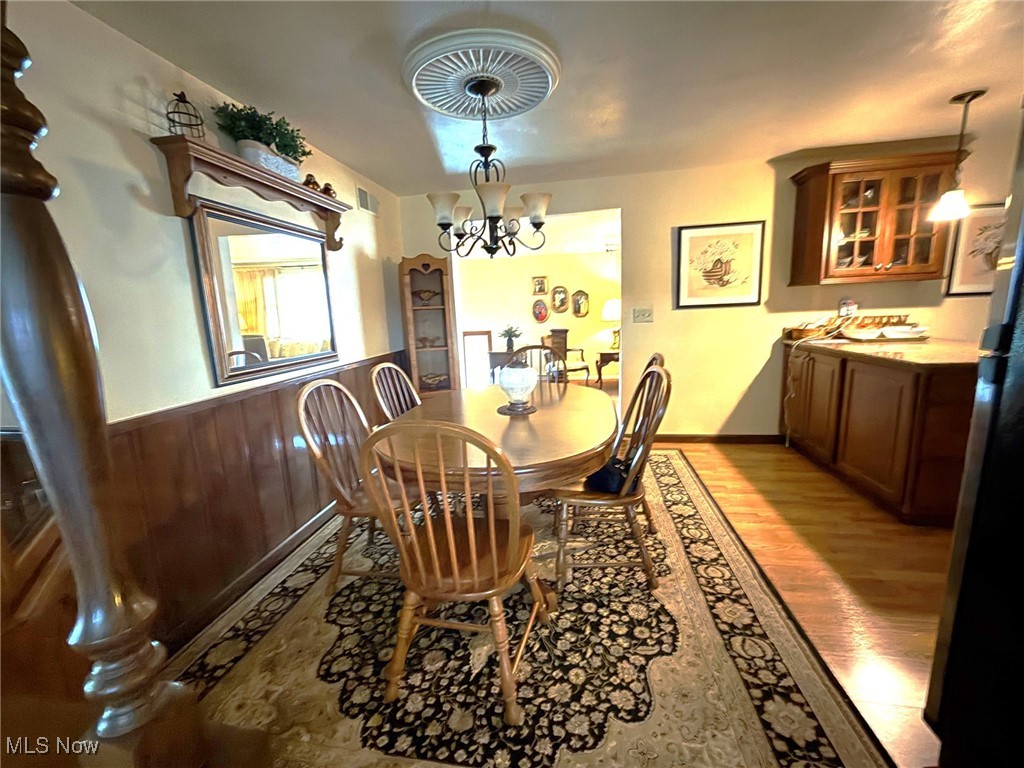 30 ALLISON AC - Residential