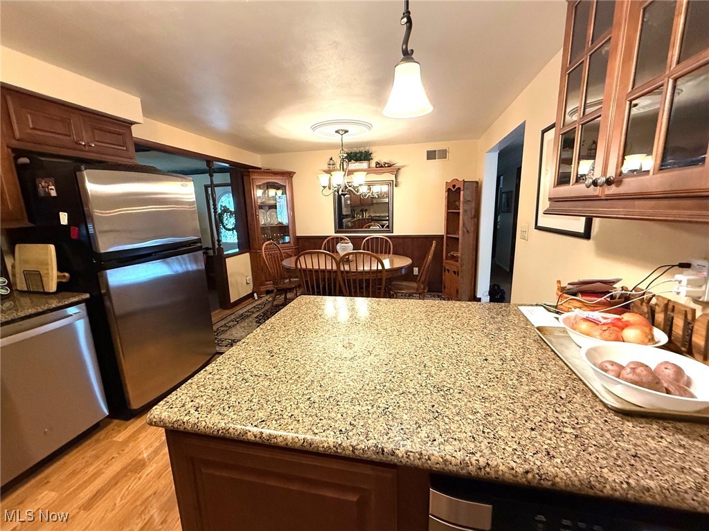 30 ALLISON AC - Residential