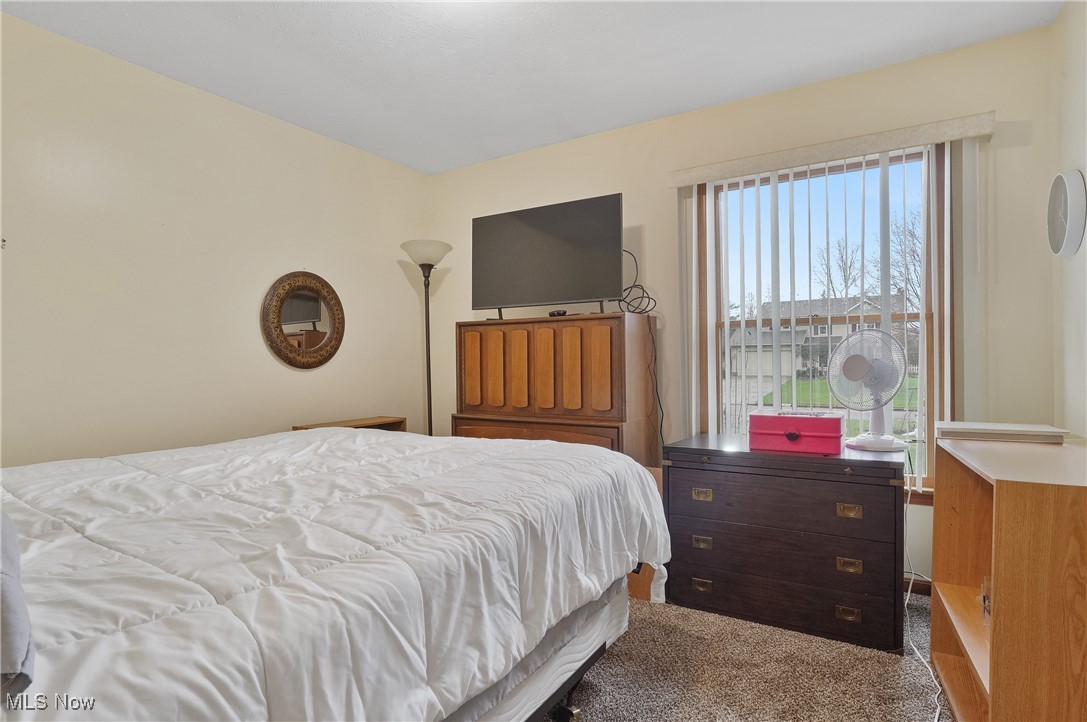 6874 Berry Blossom Drive, Austintown, Ohio image 12