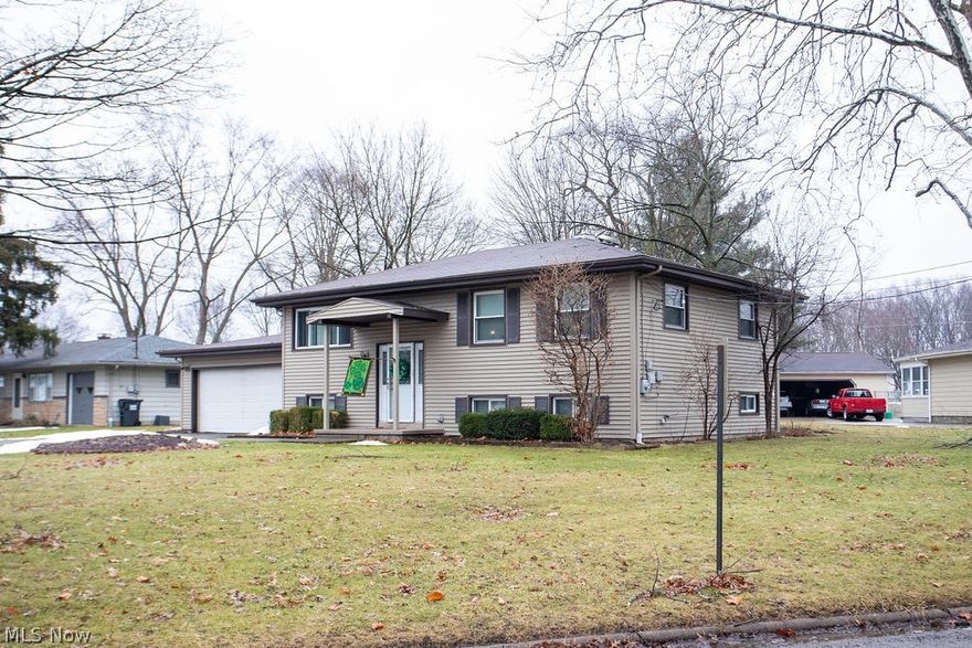HURRY, HURRY, HURRY! To see this newly listed 4 bedroom vinyl sided home with 2 car garage at 3490 Warwick Ct. located on Cul-de-sac street. Nicely appointed kitchen with a generous dining area with open view to living room that looks into foyer entry; sliding glass doors to rear deck; 2 full bathrooms; large family room plus an extra bonus area for multiple usage; laundry facilities and extra storage; additional 25x11 lower room with double closets has many uses-Master or 4th bedroom/computer room,etc.; walk out access to rear yard. Major up-dates include roof shingles and HVAC system. Don't miss this opportunity...Call today!