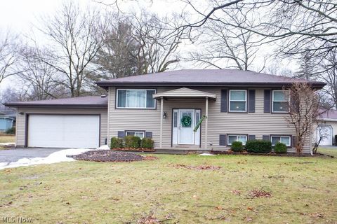 Tiny photo for 3490 Warwick Court, Canfield, OH 44406 (MLS # 5186446)