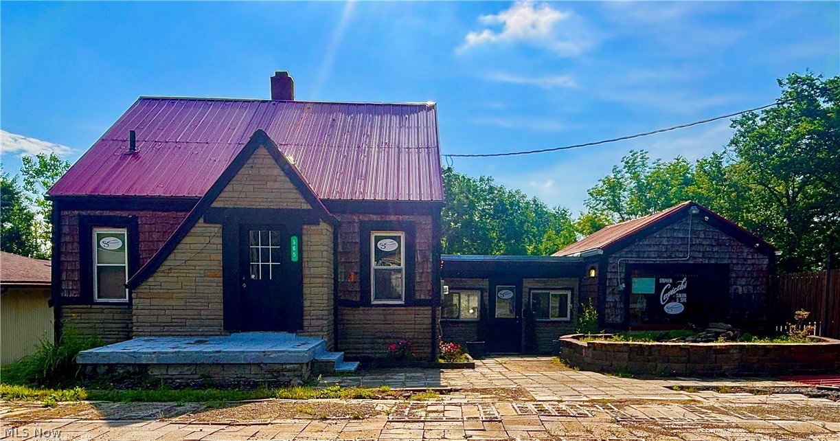 Photo 1 of 37 — 565 S Meridian Road, Youngstown, OH 44509