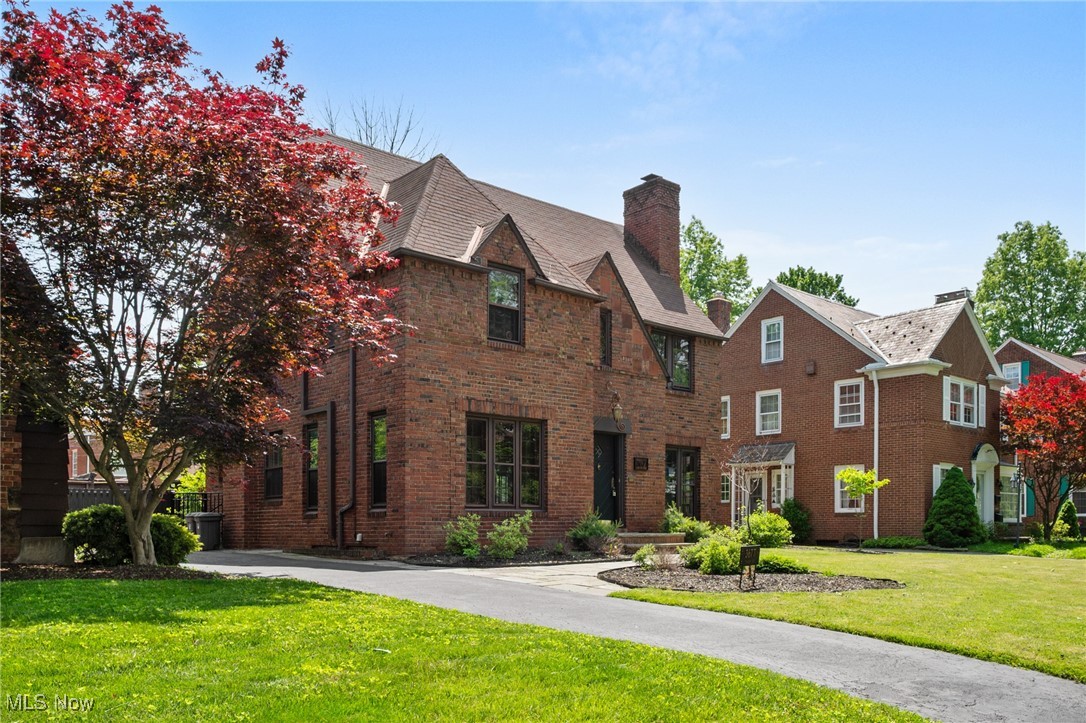 3677 Traver Road