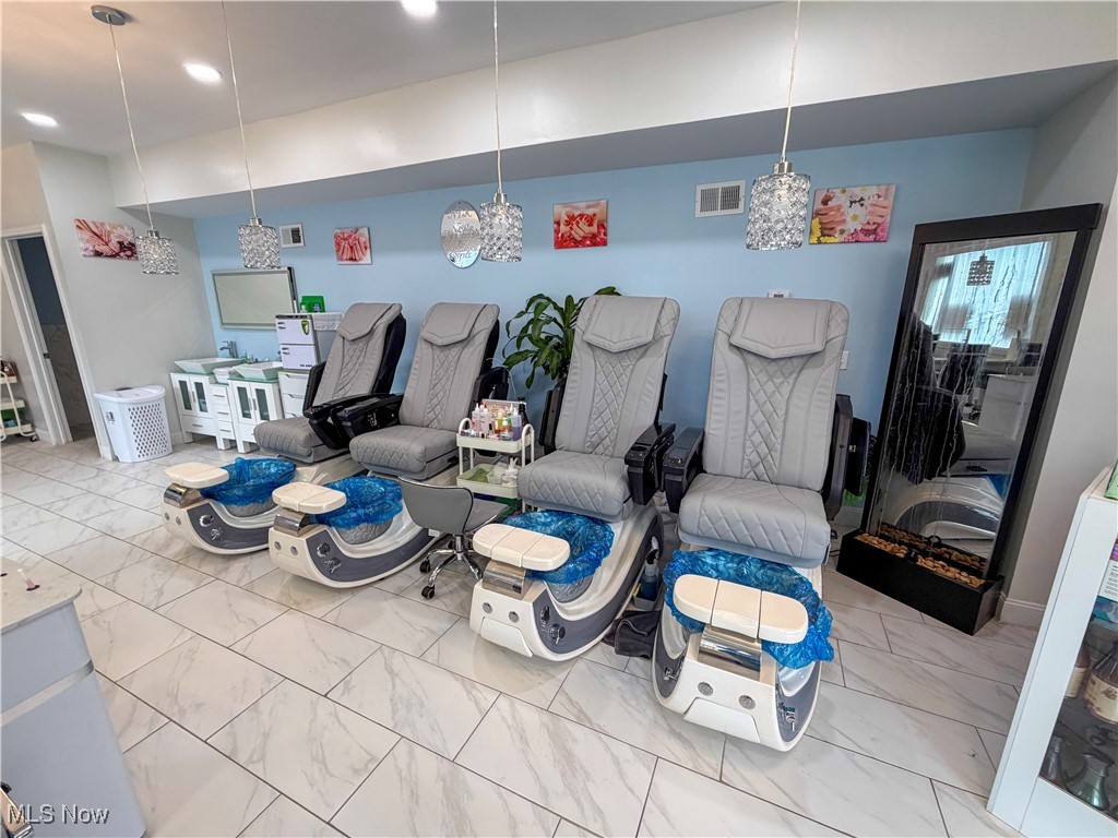 Bellevue Add - Commercial Sale