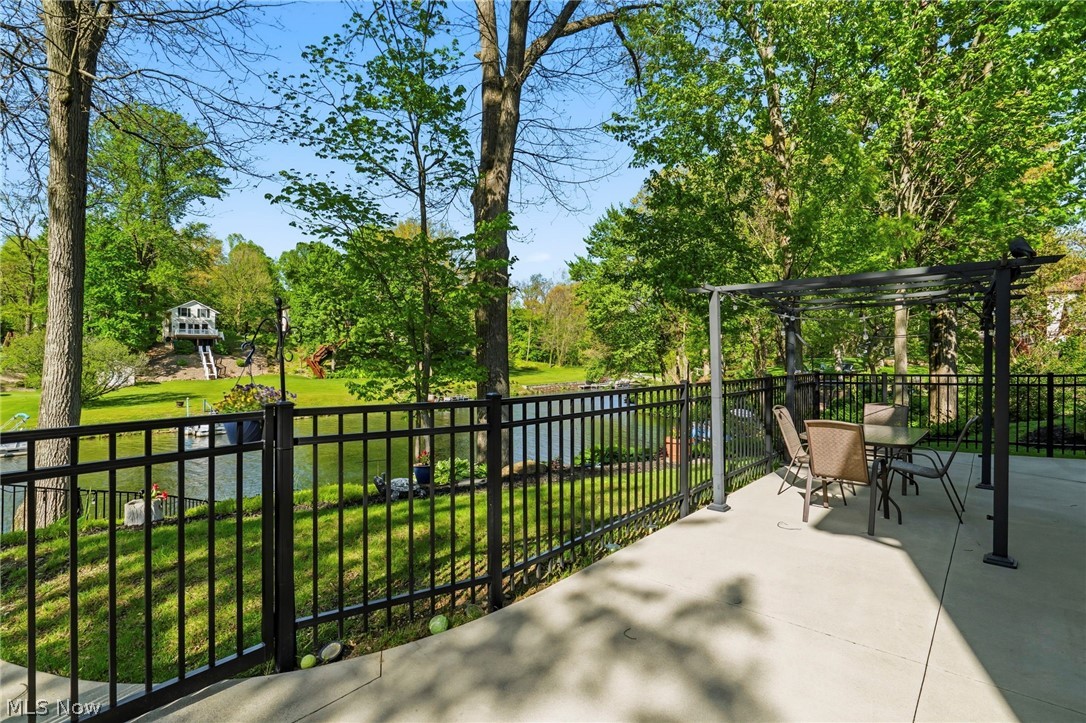 Willowdale Lake - Residential