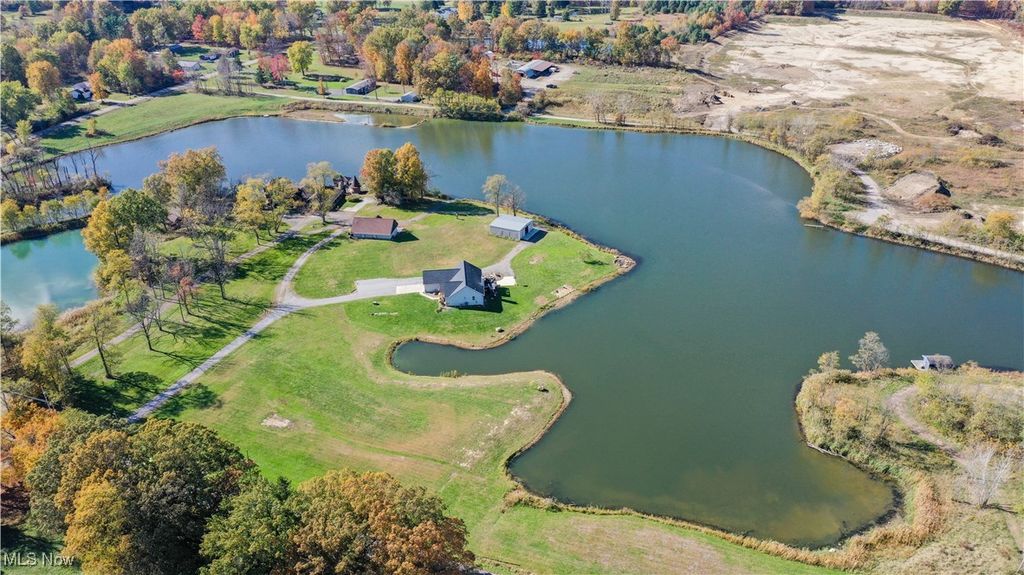 Photo of 520 S Newton Falls Road, Diamond, OH 44412 (MLS # 5167524)