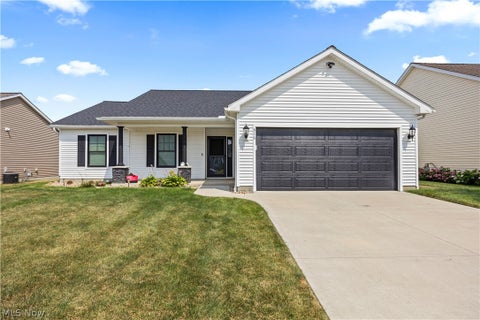 Homes For Sale - 616 Chardonnay Circle<br/> Vermilion, OH 44089
