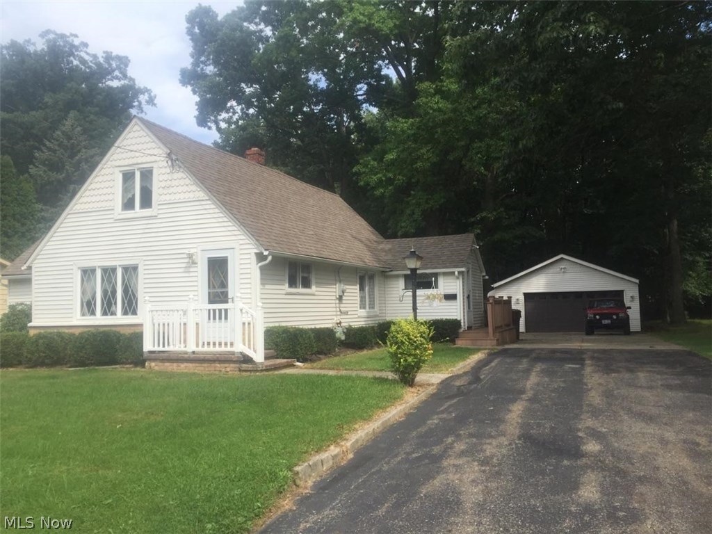 Great investment opportunity in Stow Ohio 44224!
Many updates already done but could use some finishing touches.
Master bedroom addition, roof, new siding, and main electrical service all completed in 2012.
This home features a large deck and over sized two car garage (workshop area in back of garage)
Pretty wooded lot.
House to be sold AS-IS
All offers/contracts subject to Medicaid approval.